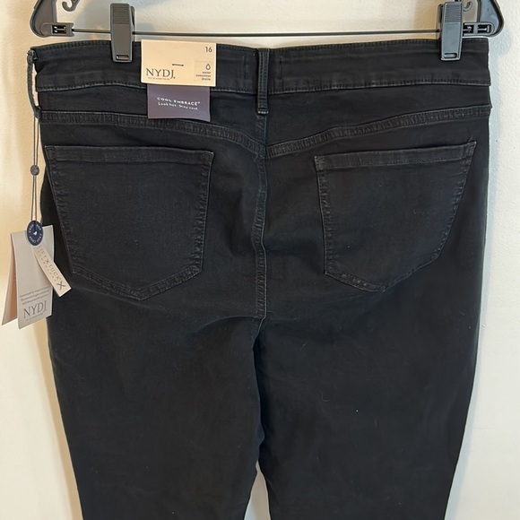 NYDJ Double Snap Capri in Nautilus - Picture 5 of 10